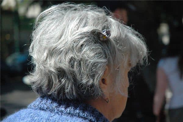 梦见头发变白是什么预兆 梦见头发变白是什么预兆