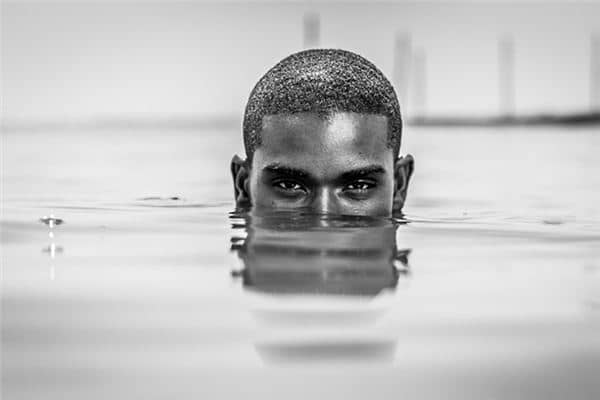 梦见仇人洗澡是什么意思 梦见仇人洗澡是什么意思