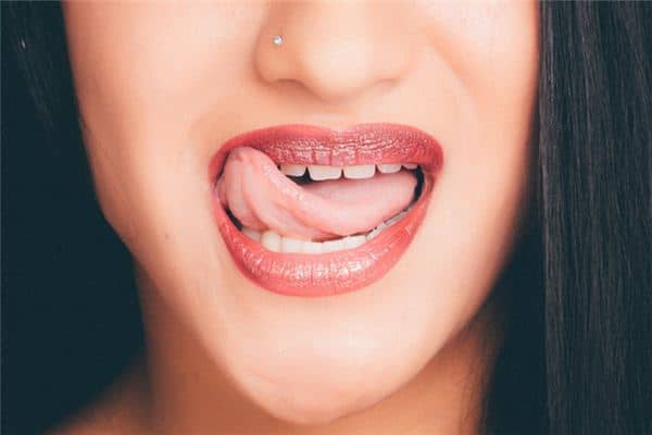 梦见自己舌头断了是什么意思 梦见自己舌头断了是什么意思