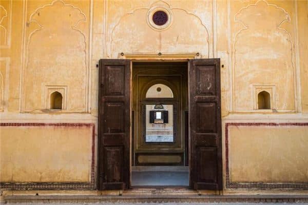 梦见跨过门槛是什么意思 梦见跨过门槛是什么意思