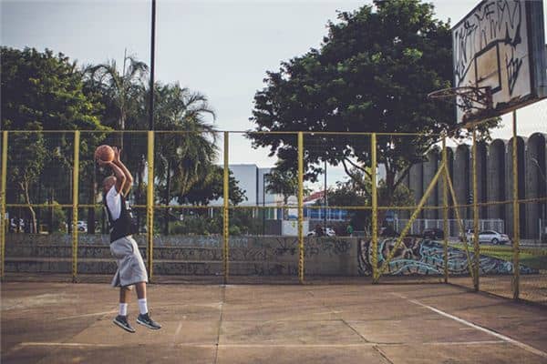 梦见打球是什么意思 梦见打球是什么意思