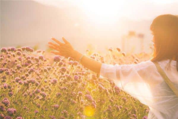 梦见被人抚摸是什么意思 梦见被人抚摸是什么意思