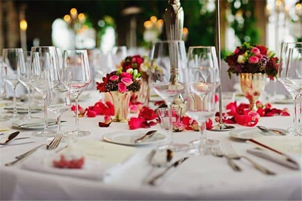 梦见酒席是什么意思 梦见酒席是什么意思