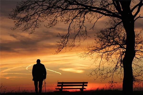 梦见变成老人是什么意思 梦见变成老人是什么意思