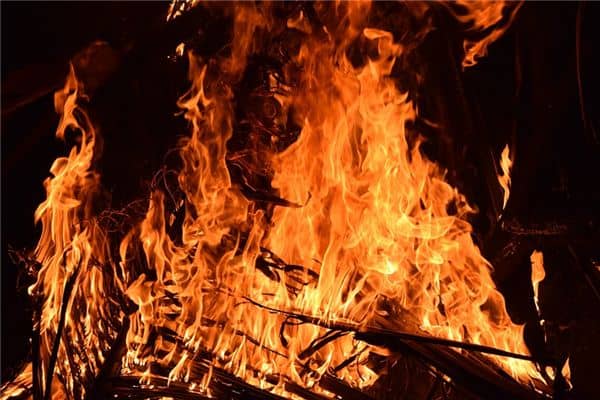 梦见火刑是什么意思 梦见火刑是什么意思