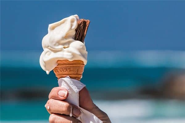 梦见吃冰淇淋是什么意思 梦见吃冰淇淋是什么意思