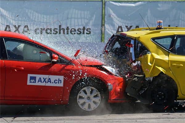 梦见车祸现场是什么意思 梦见车祸现场是什么意思