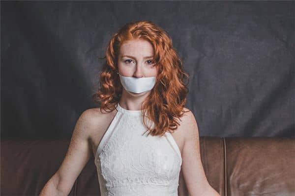 梦见语无伦次是什么意思 梦见语无伦次是什么意思