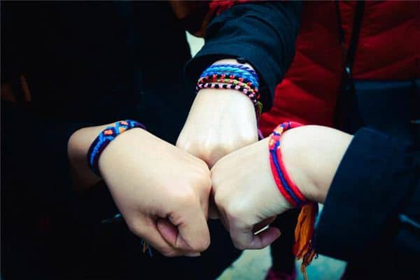 梦见割腕是什么意思 梦见割腕是什么意思