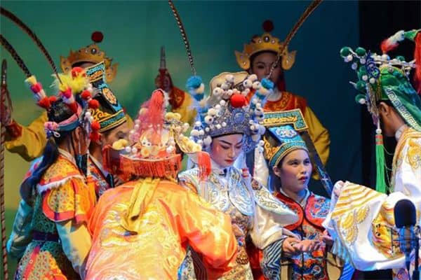 梦见唱戏是什么意思 梦见唱戏是什么意思