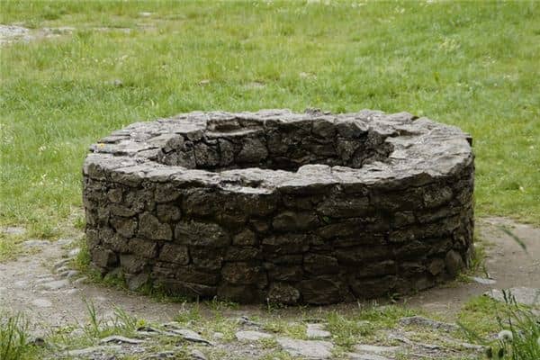 梦见跳井是什么意思 梦见跳井是什么意思