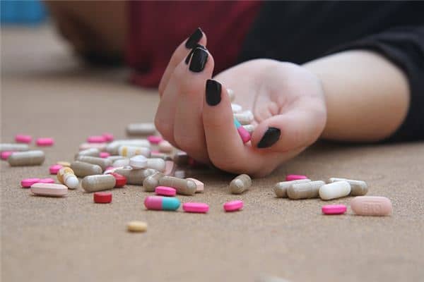 梦见同事自杀是什么意思 梦见同事自杀是什么意思