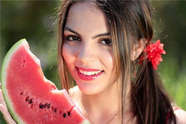 梦见吞咽是什么意思 梦见吞咽是什么意思