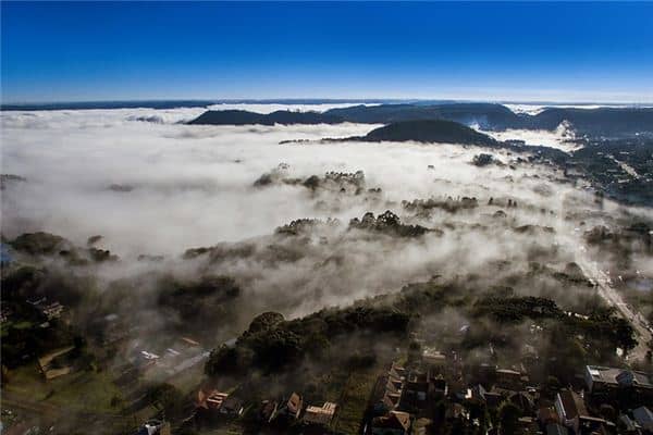 梦见穿越浓雾是什么意思 梦见穿越浓雾是什么意思