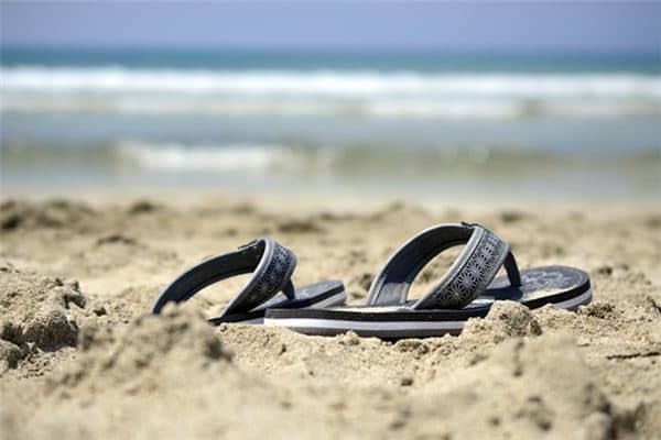 梦见穿银拖鞋是什么意思 梦见穿银拖鞋是什么意思