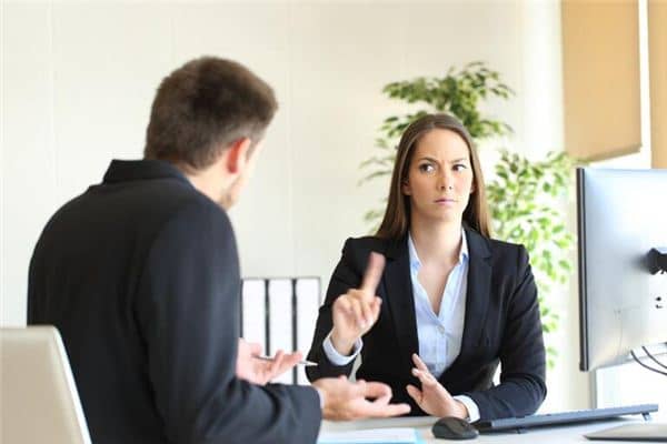 梦见和别人吵架 梦见和别人吵架