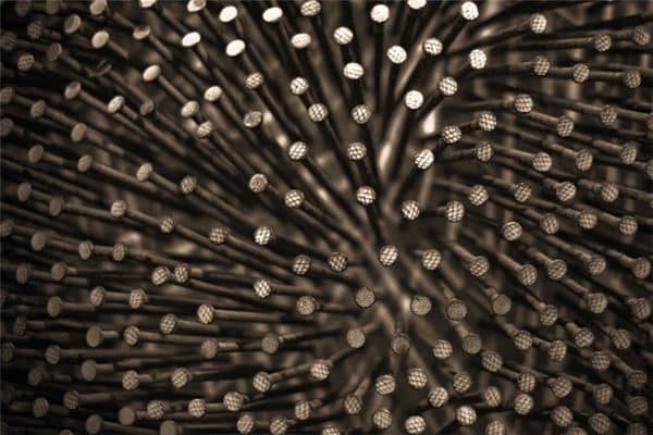 梦见捡钉子是什么意思 梦见捡钉子是什么意思