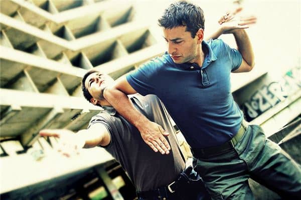 梦见和哥哥打架是什么意思 梦见和哥哥打架是什么意思