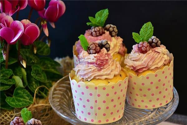 梦见吃蛋糕是什么意思 梦见吃蛋糕是什么意思