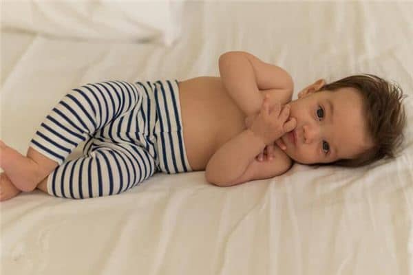 梦见尿裤子是什么意思 梦见尿裤子是什么意思