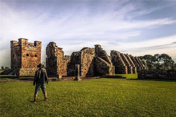 梦见被放逐是什么意思 梦见被放逐是什么意思