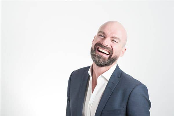 梦见头发掉了是什么预兆 梦见头发掉了是什么预兆