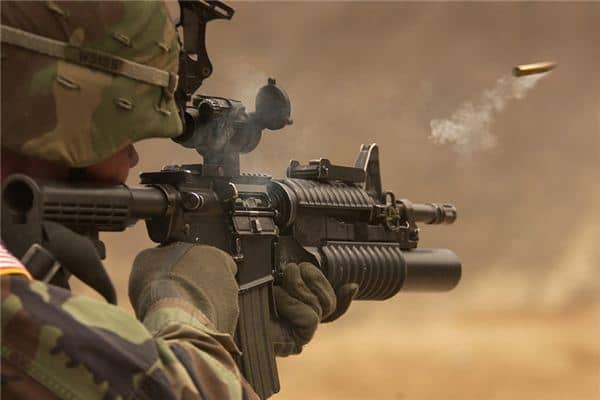 梦见被枪打是什么意思 梦见被枪打是什么意思