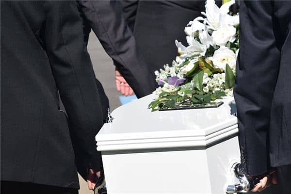 梦见抬棺材是什么意思 梦见抬棺材是什么意思
