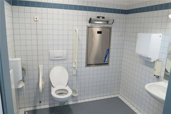 梦见厕所摔倒是什么意思 梦见厕所摔倒是什么意思