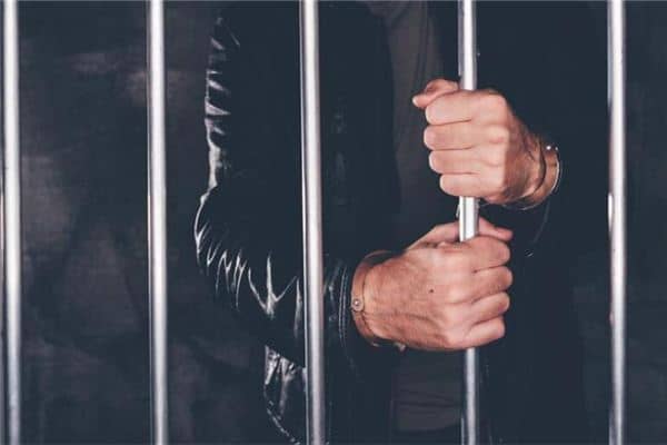 自己杀人了被抓