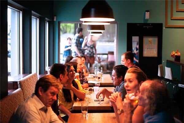 梦见餐厅吃饭是什么意思 梦见餐厅吃饭是什么意思