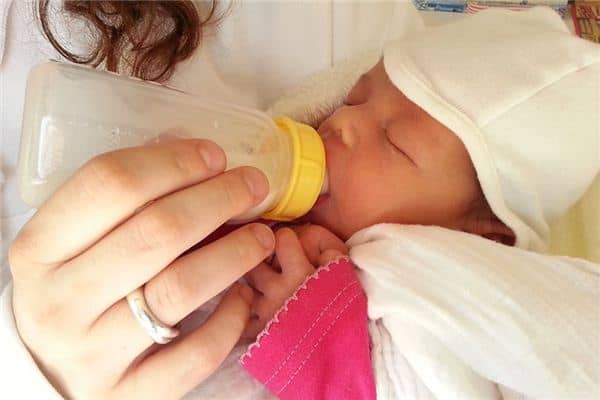 梦见吮吸是什么意思 梦见吮吸是什么意思