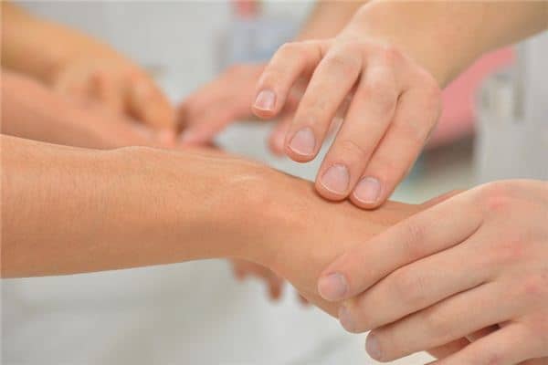 梦见号脉是什么意思 梦见号脉是什么意思