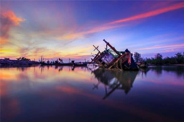 梦见机坠船毁是什么意思 梦见机坠船毁是什么意思