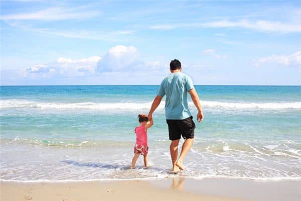 梦见站在海里是什么意思 梦见站在海里是什么意思