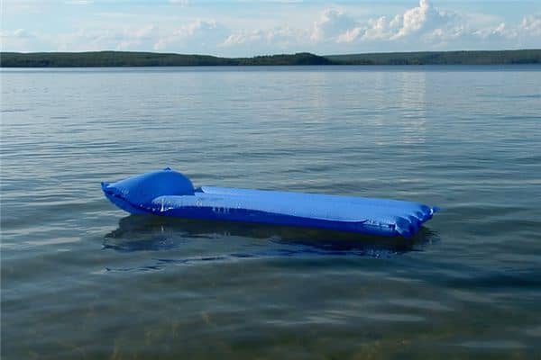 梦见落水是什么意思 梦见落水是什么意思