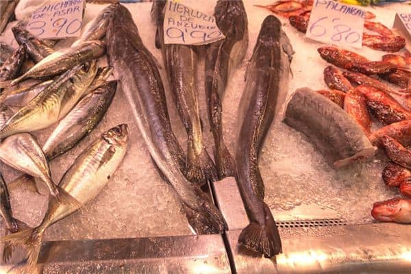 梦见别人买鱼是什么意思 梦见别人买鱼是什么意思