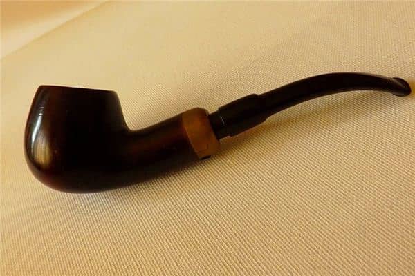 梦见吸烟斗是什么意思 梦见吸烟斗是什么意思