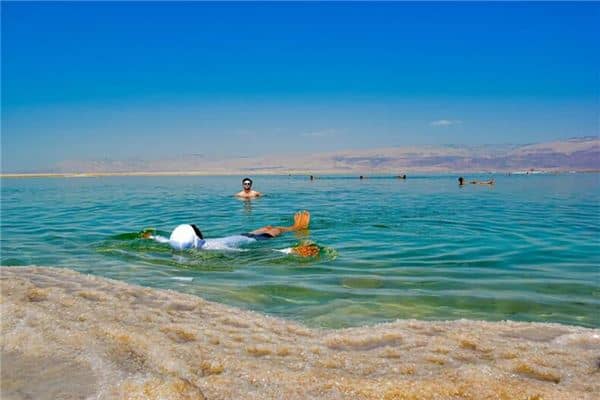 梦见尸体:梦中见死尸,长寿并富贵