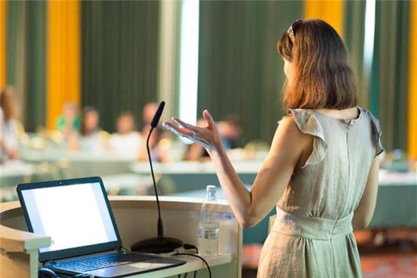 梦见自己演讲 梦见自己演讲