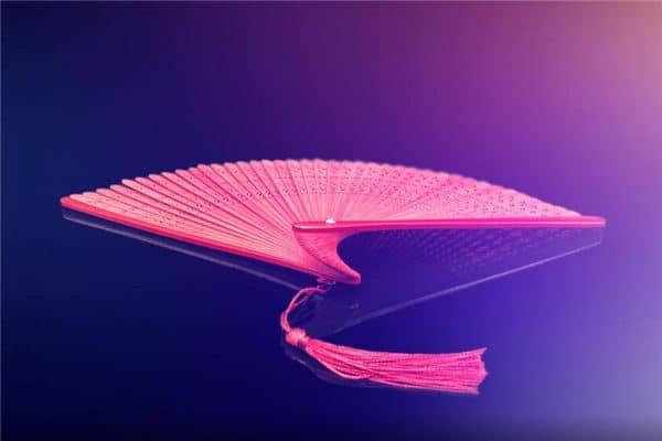 梦见扇子是什么预兆 梦见扇子是什么预兆