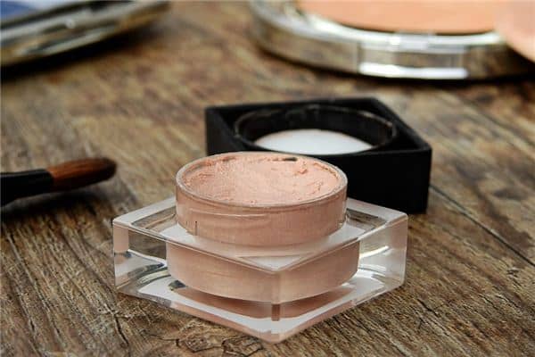 梦见胭脂是什么意思 梦见胭脂是什么意思