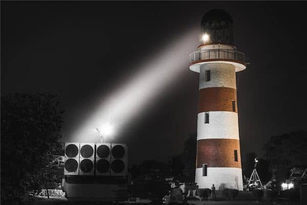 梦见探照灯是什么意思 梦见探照灯是什么意思