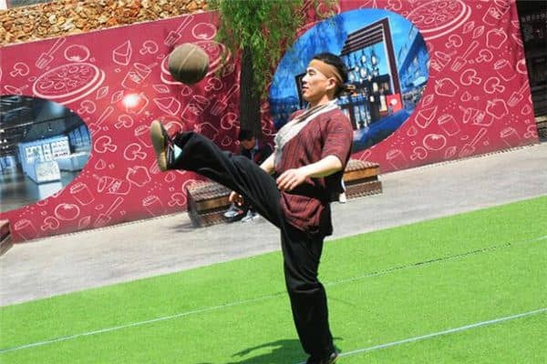 梦见蹴鞠是什么意思 梦见蹴鞠是什么意思