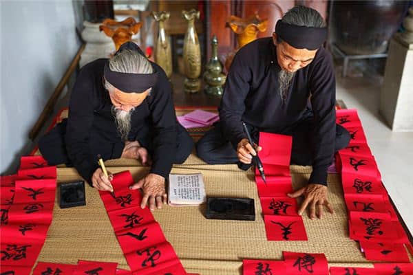 梦见墨砚是什么意思 梦见墨砚是什么意思