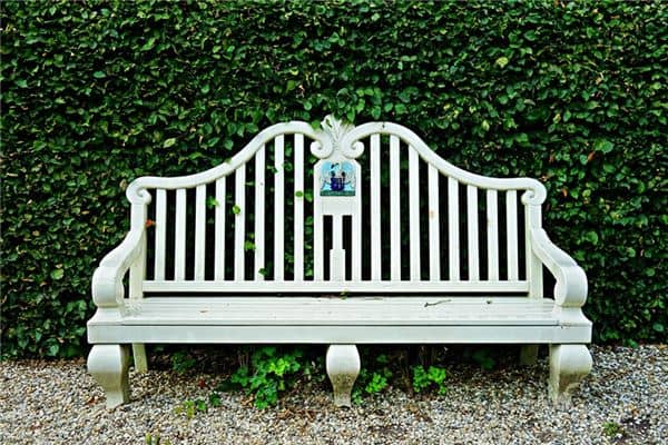 梦见三角凳是什么意思 梦见三角凳是什么意思