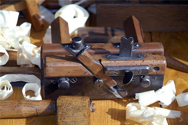 梦见刨子是什么意思 梦见刨子是什么意思