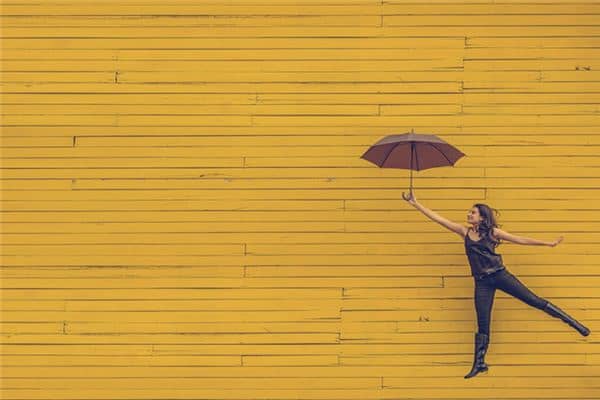 梦见伞是什么意思 梦见伞是什么意思