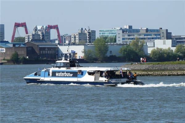 梦见渡船是什么意思 梦见渡船是什么意思