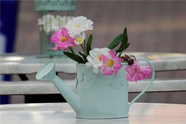 梦见水罐是什么意思 梦见水罐是什么意思